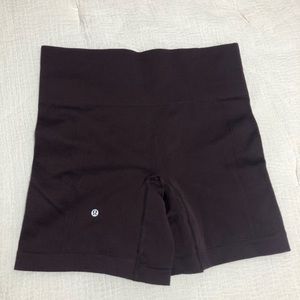 Lululemon bike shorts 8